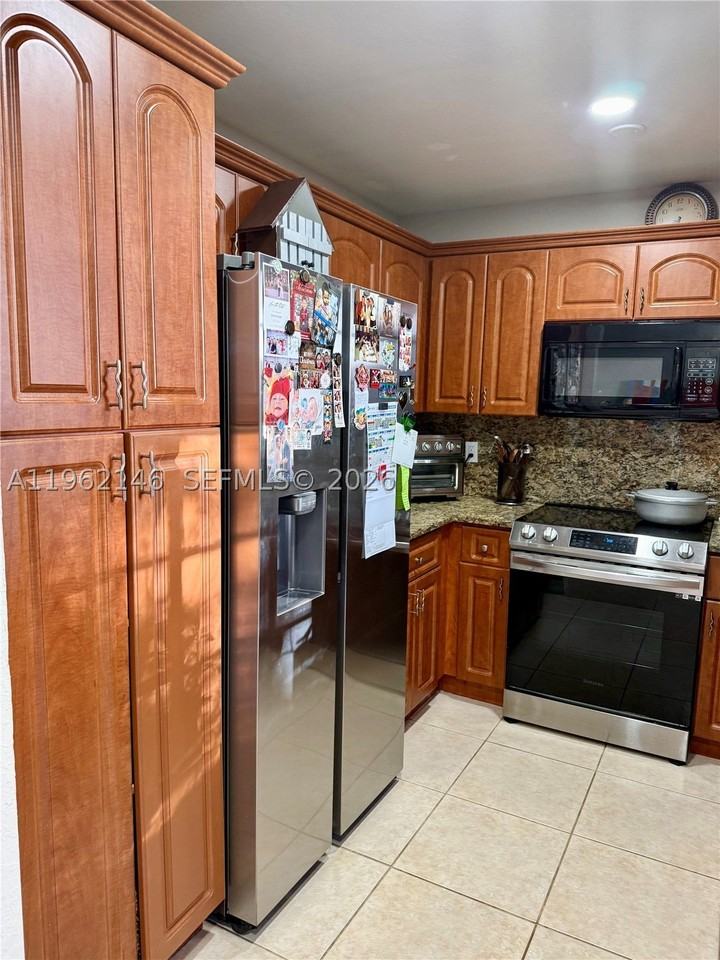 16811 Nw 14th Ave #16811 - Photo 7 of 24