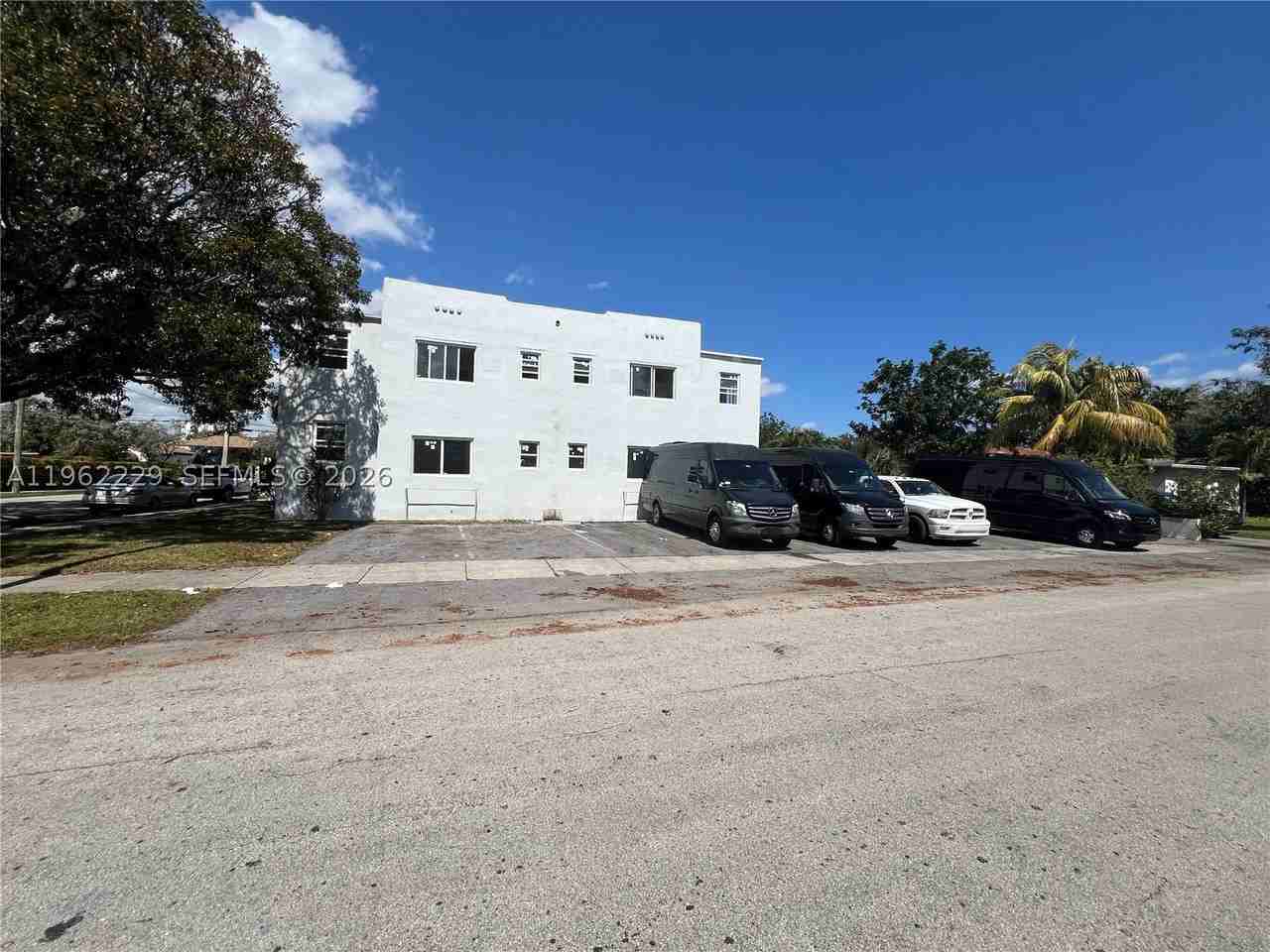 1015 S 17th Ave #9
