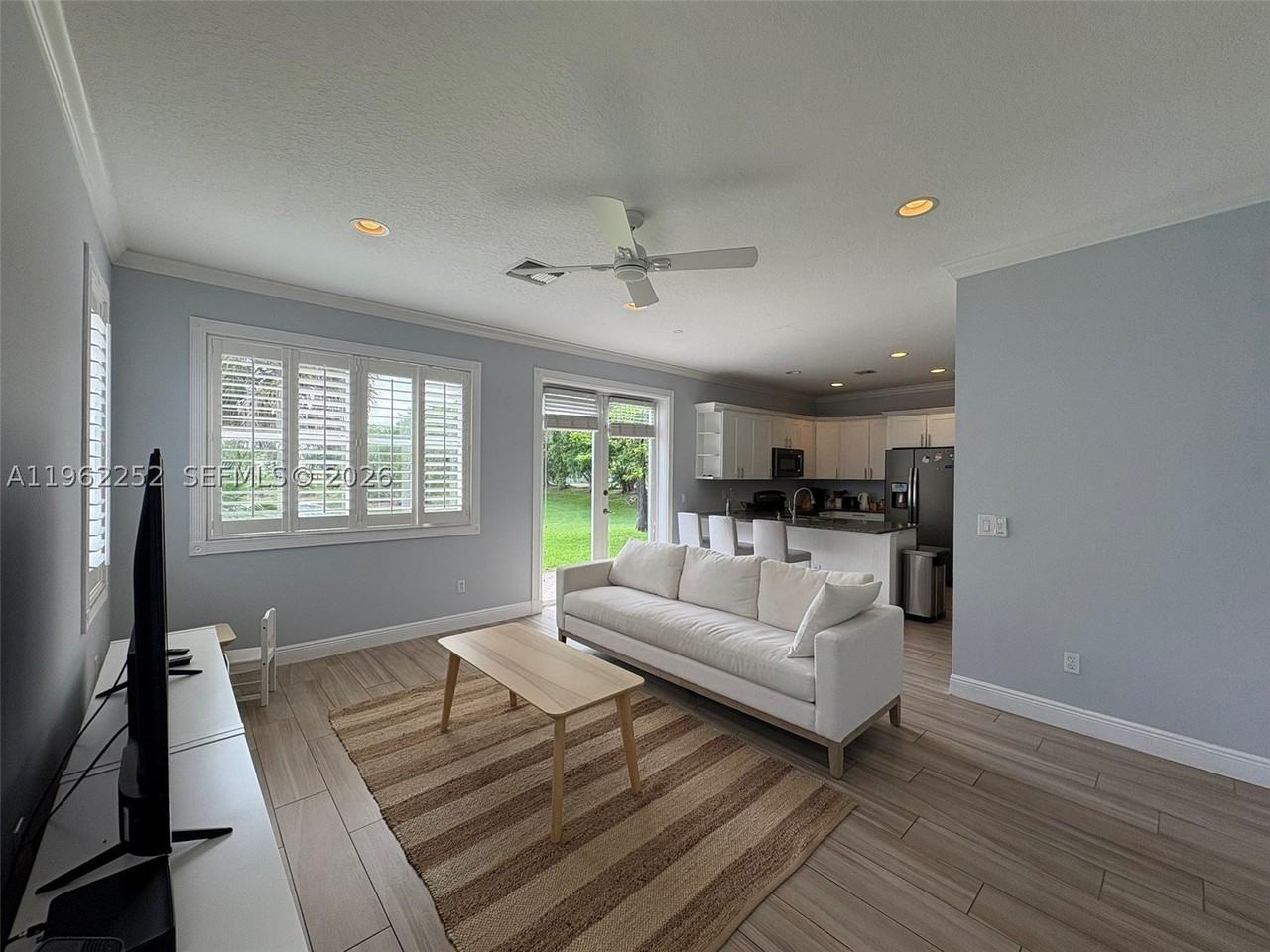 10793 Oak Bend Way - Photo 5 of 15