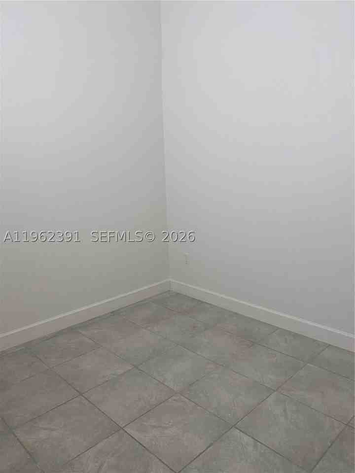 10030 W Indigo St #9 - Photo 2 of 4