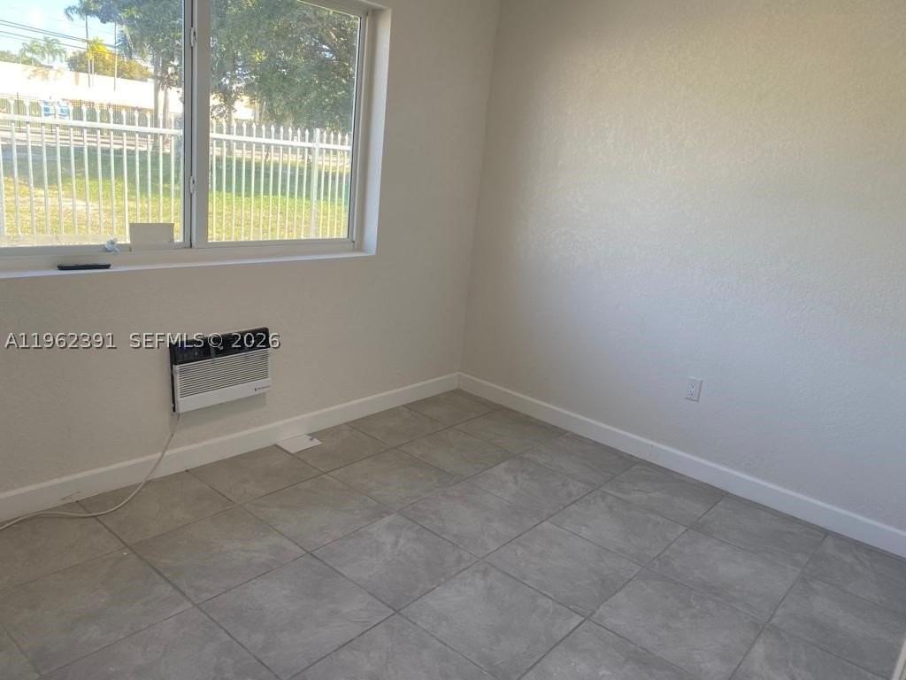 10030 W Indigo St #9 - Photo 4 of 4