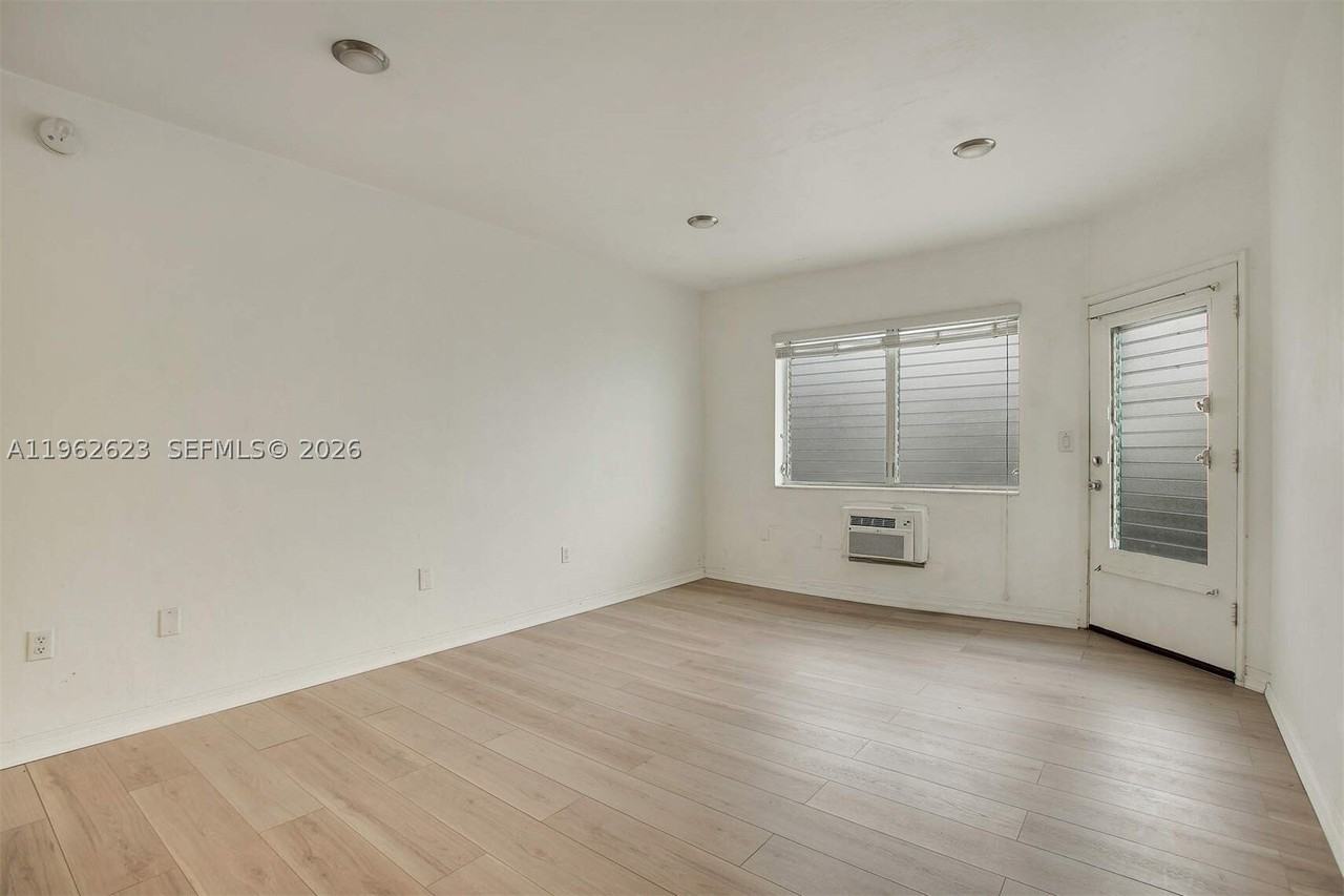 835 Meridian Ave #3 - Photo 3 of 20