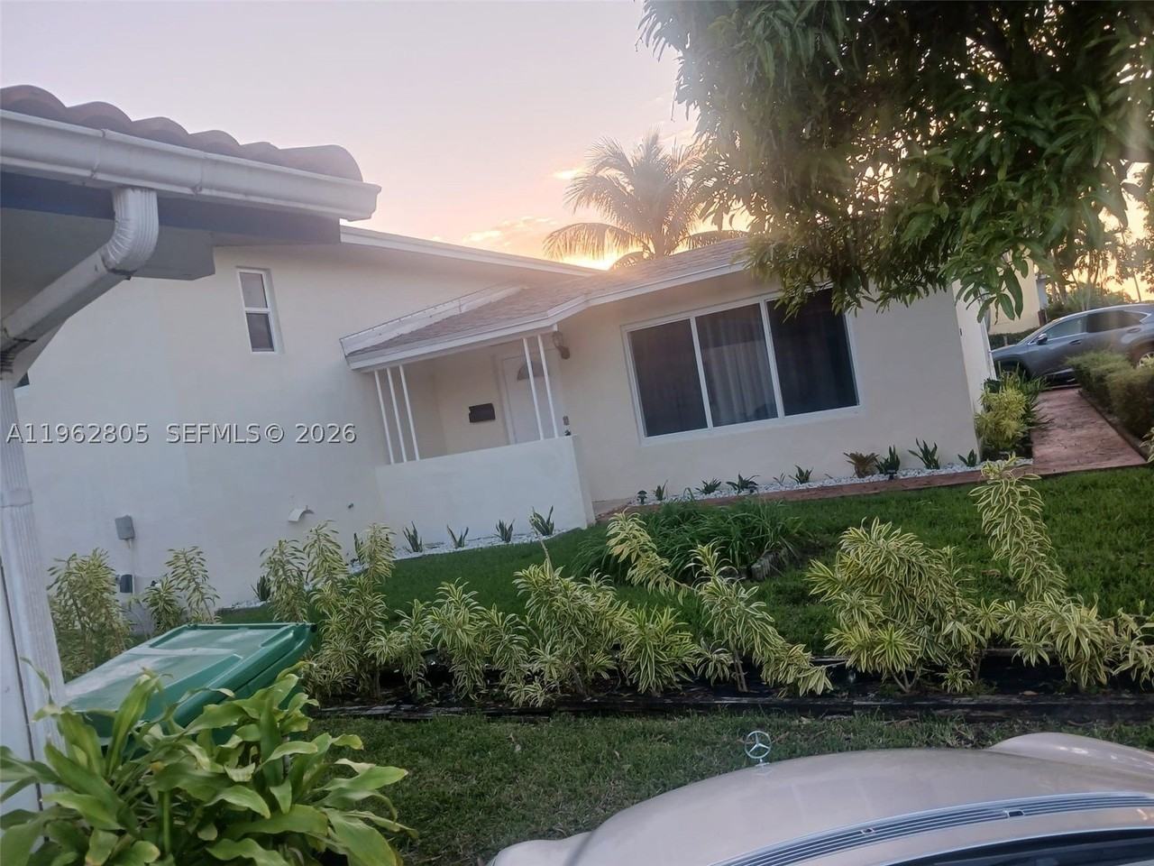 1260 Ne 200th Ter - Photo 6 of 50