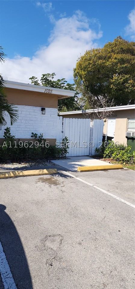 1025 Nw 3rd Ave #1 - Photo 3 of 12