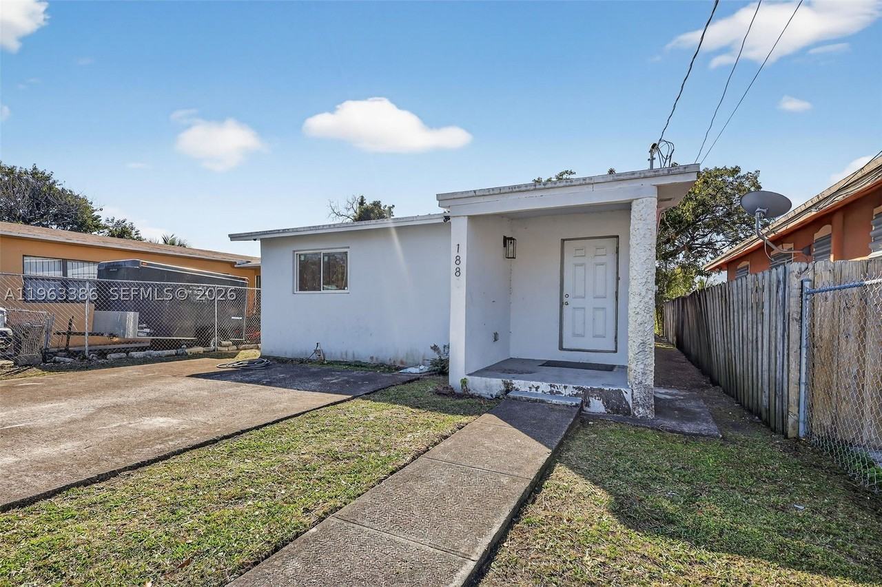 1880 Nw 69th St - Photo 2 of 19