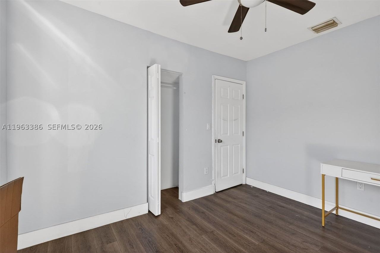 1880 Nw 69th St - Photo 5 of 19