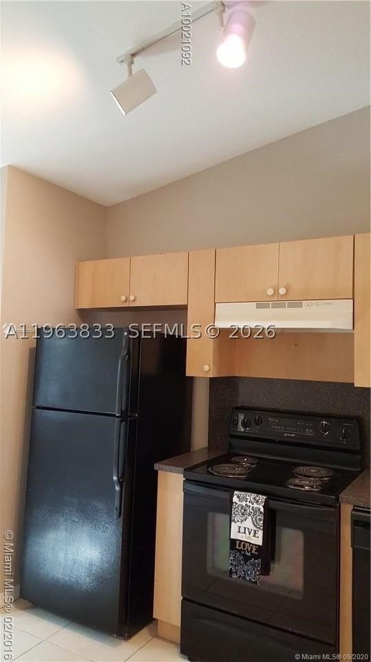 1260 Se 31st Ct #204-34 - Photo 7 of 25