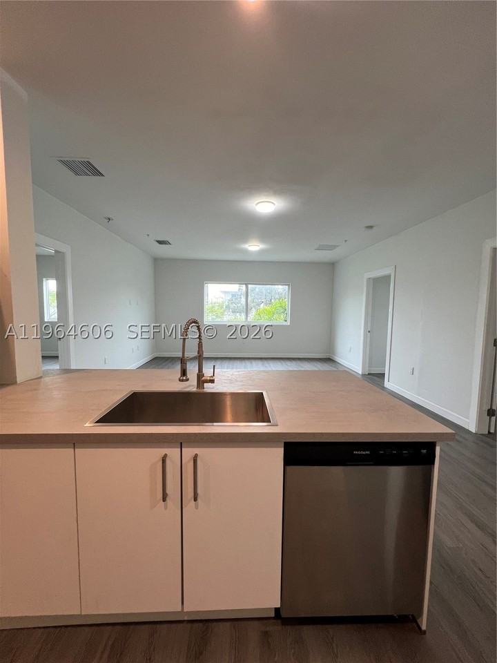 2311 Nw 22nd Ave #405