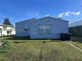 featured image of 2125 Bay Dr #C