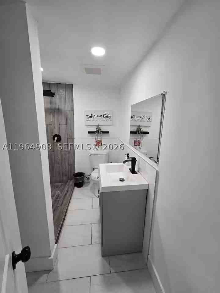 845 Nw 3rd St #C - Photo 4 of 13
