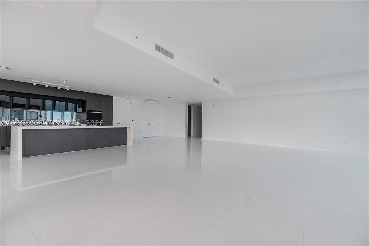 851 Ne 1st Ave #4911 - Photo 3 of 50