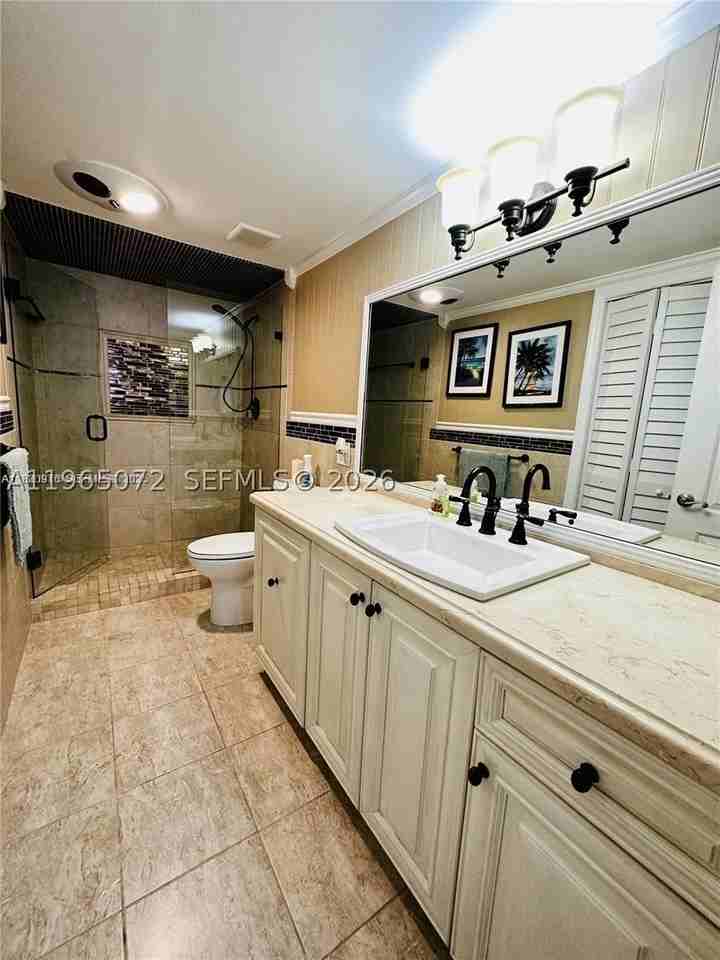1501 S Ocean Dr #406 - Photo 2 of 17