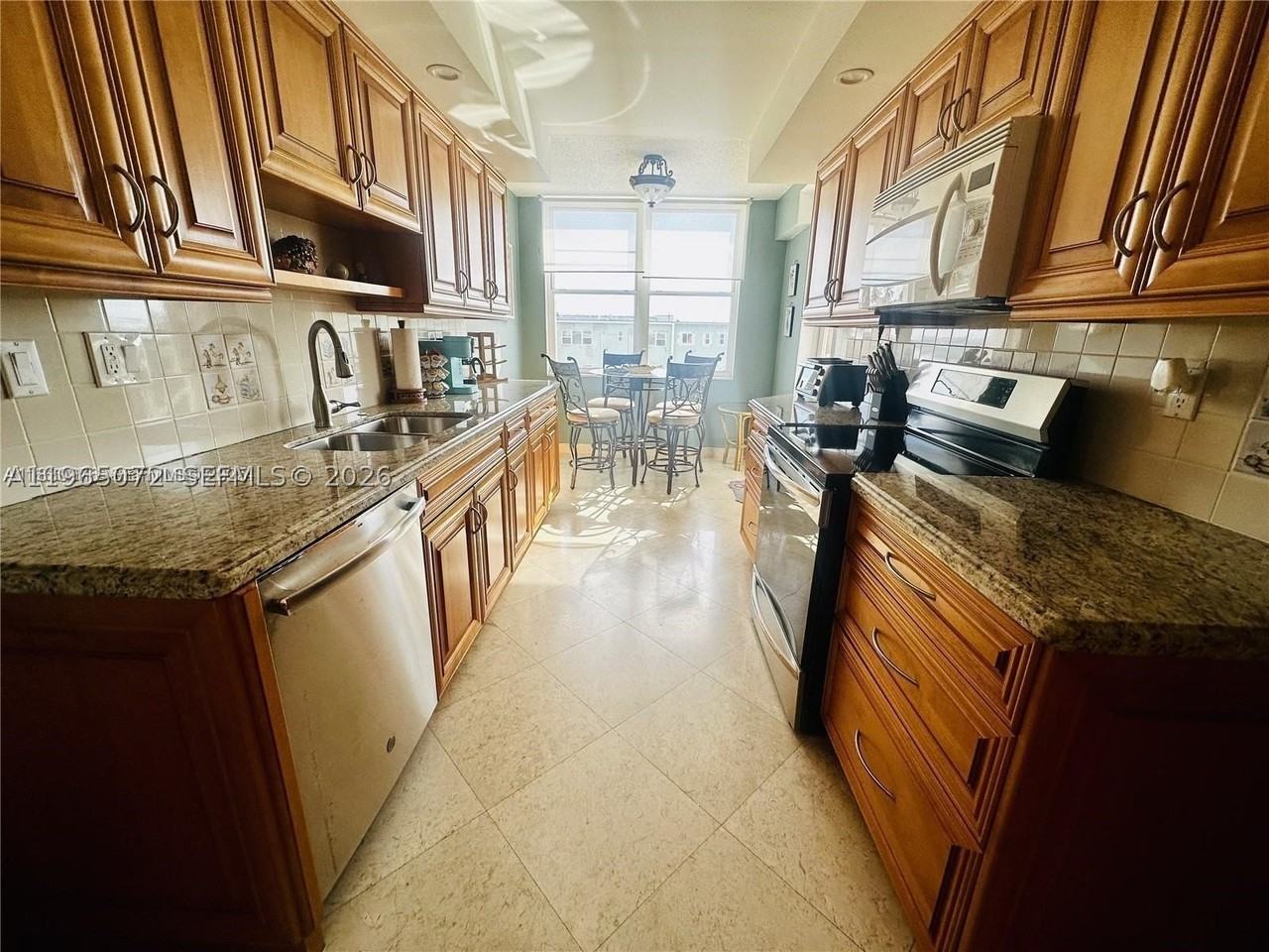 1501 S Ocean Dr #406 - Photo 3 of 17