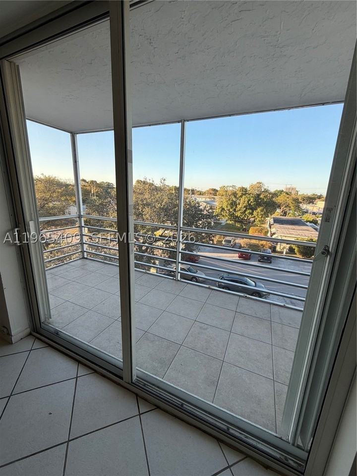 1830 Dixieanna St #406 - Photo 2 of 46