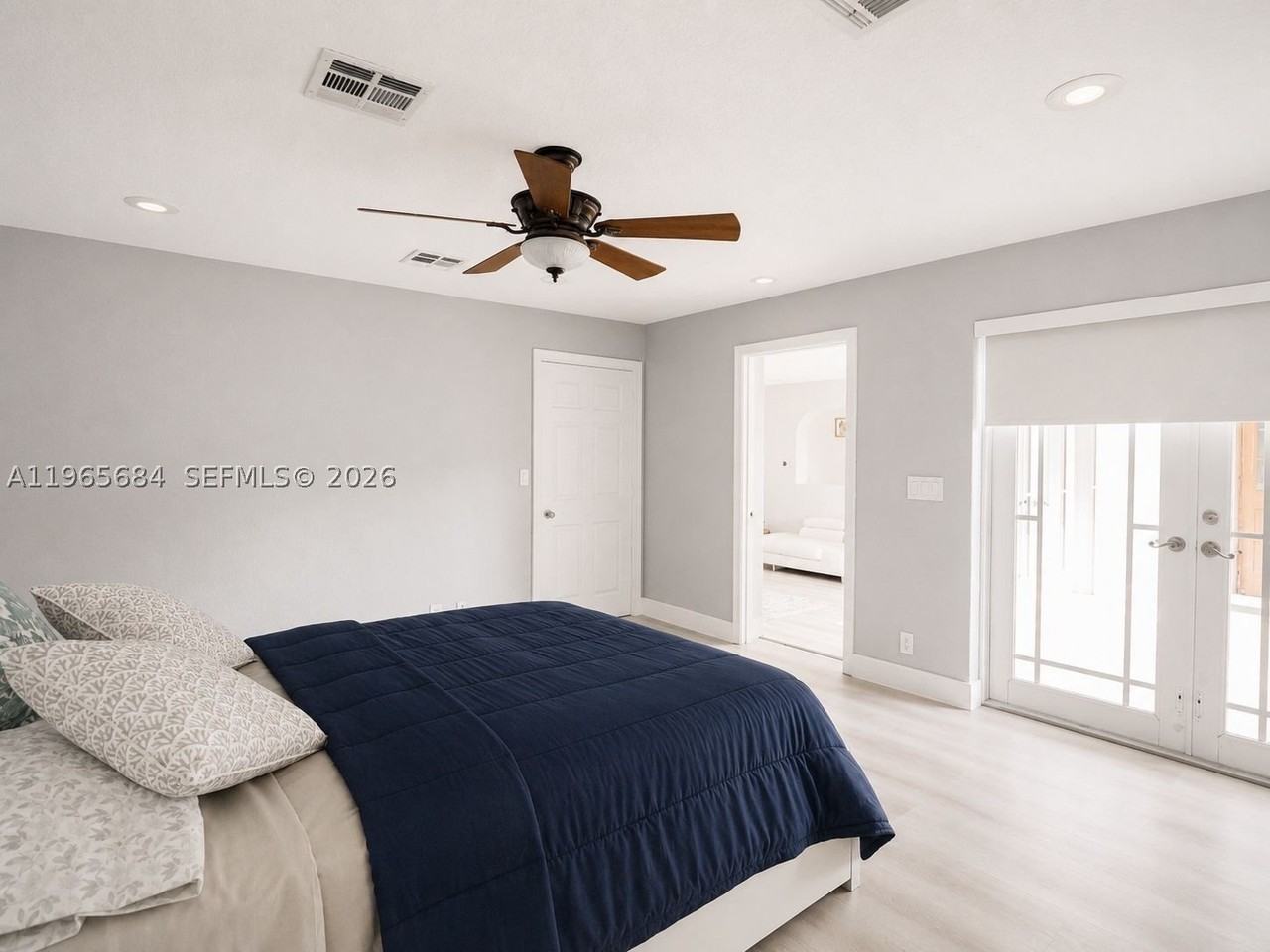 901 Sw 121st Ave - Photo 3 of 14