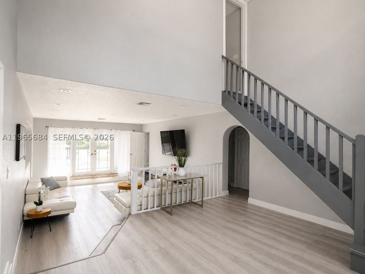 901 Sw 121st Ave - Photo 4 of 14