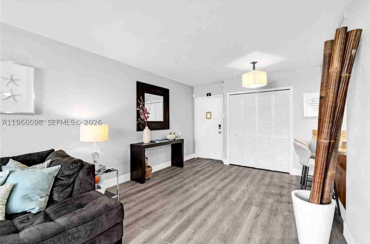 830 Nw 87th Ave #303 - Photo 3 of 26