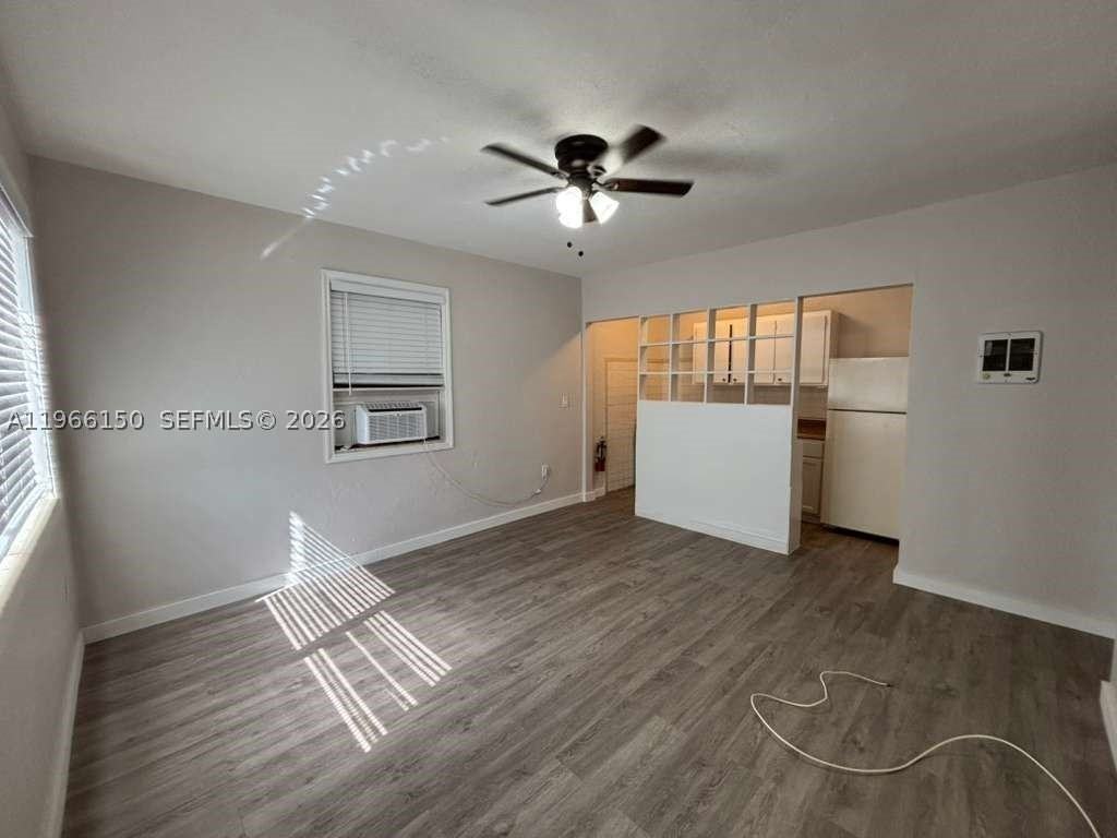 301 Sharar Ave #4 - Photo 2 of 11
