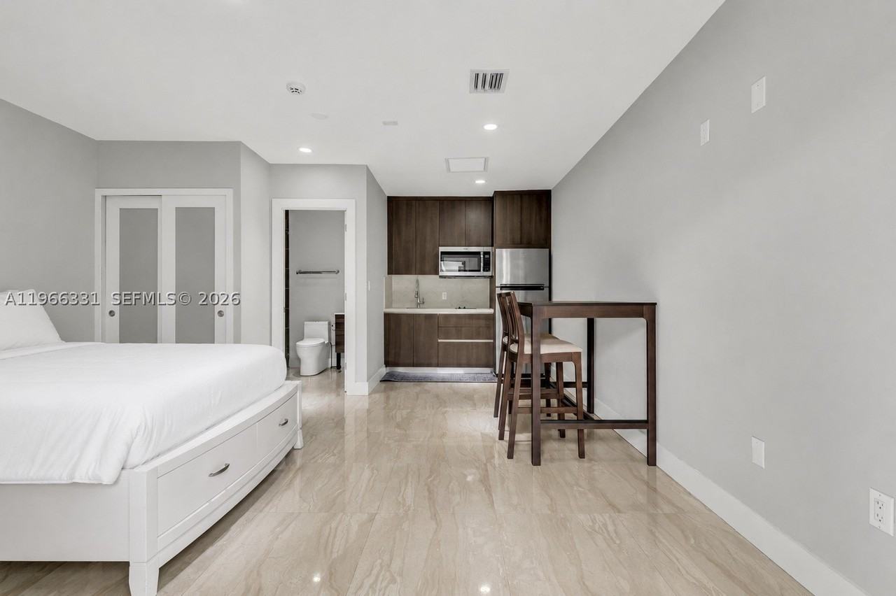 344 Nw 136th Pl #B - Photo 6 of 11