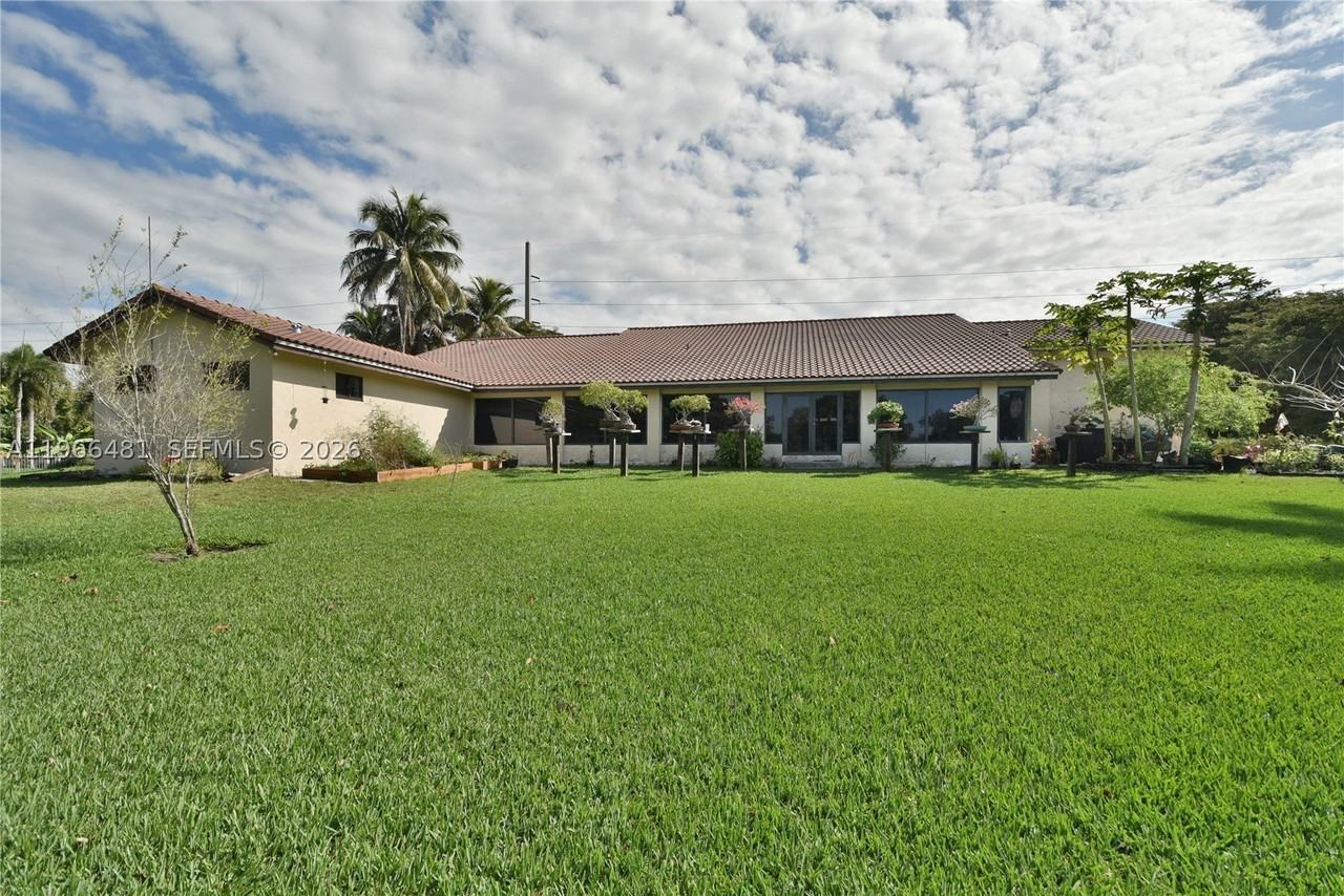 5425 Sw 190th Ave #1 - Photo 4 of 50