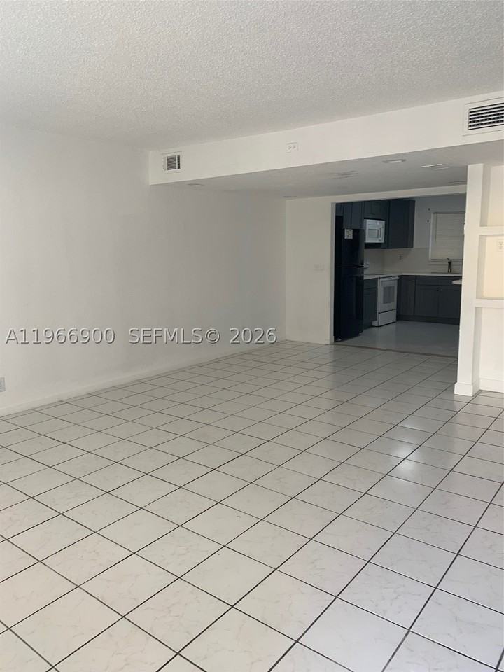 6520 Sw 41st St #6520 - Photo 3 of 19