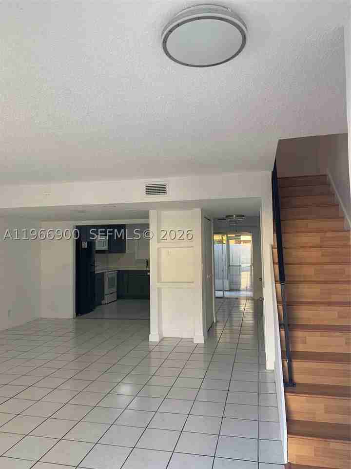 6520 Sw 41st St #6520 - Photo 4 of 19