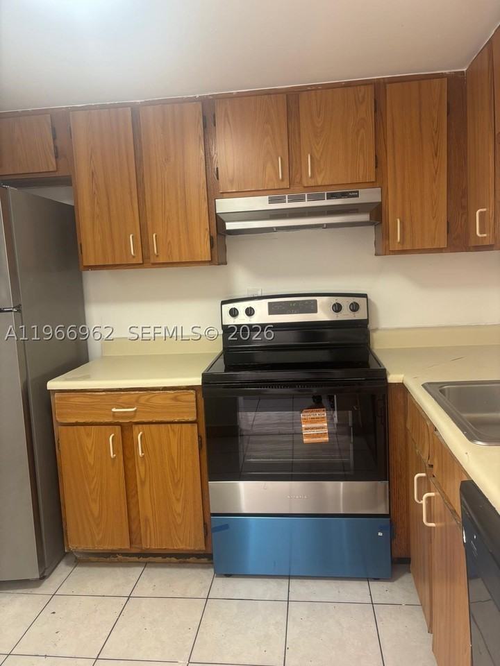 19715 Sw 114th Ave #352 - Photo 3 of 10