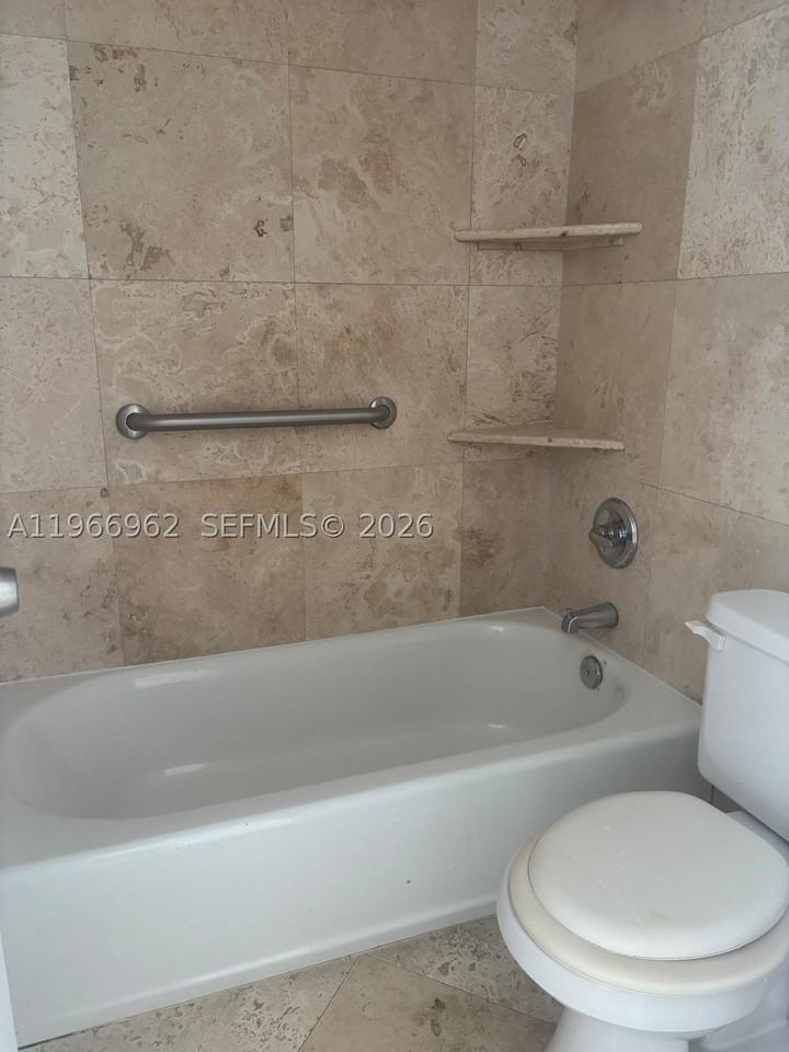 19715 Sw 114th Ave #352 - Photo 7 of 10
