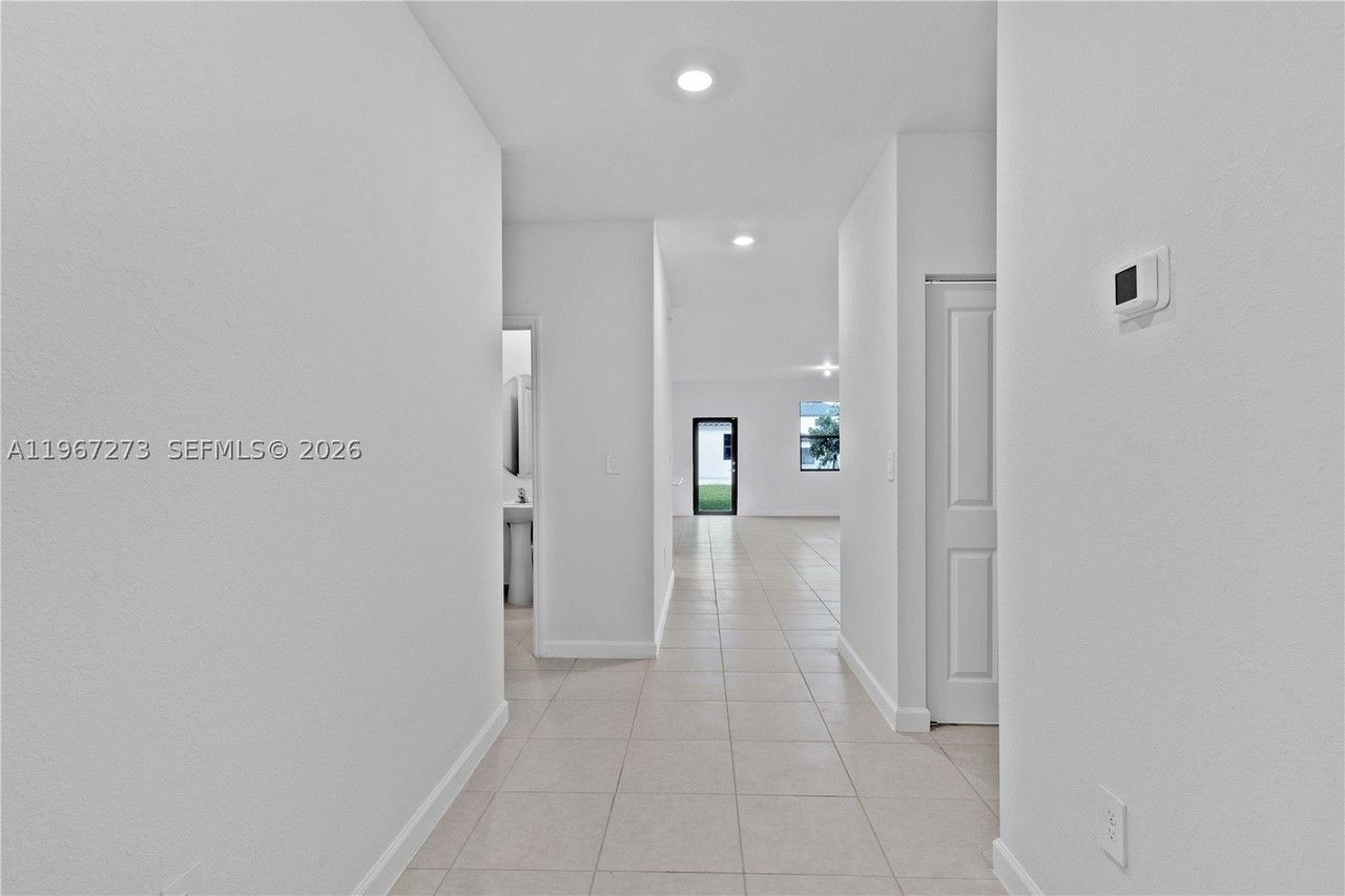 11947 Sw 241st Ter #0 - Photo 7 of 32