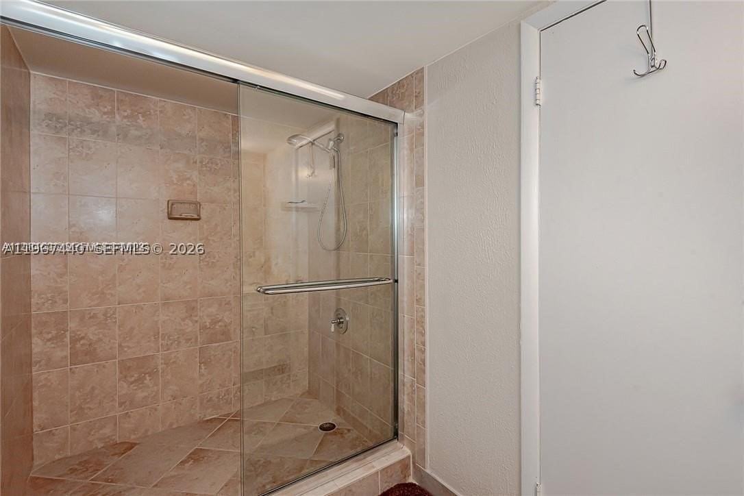 2304 Ne 7th St #27 - Photo 5 of 8