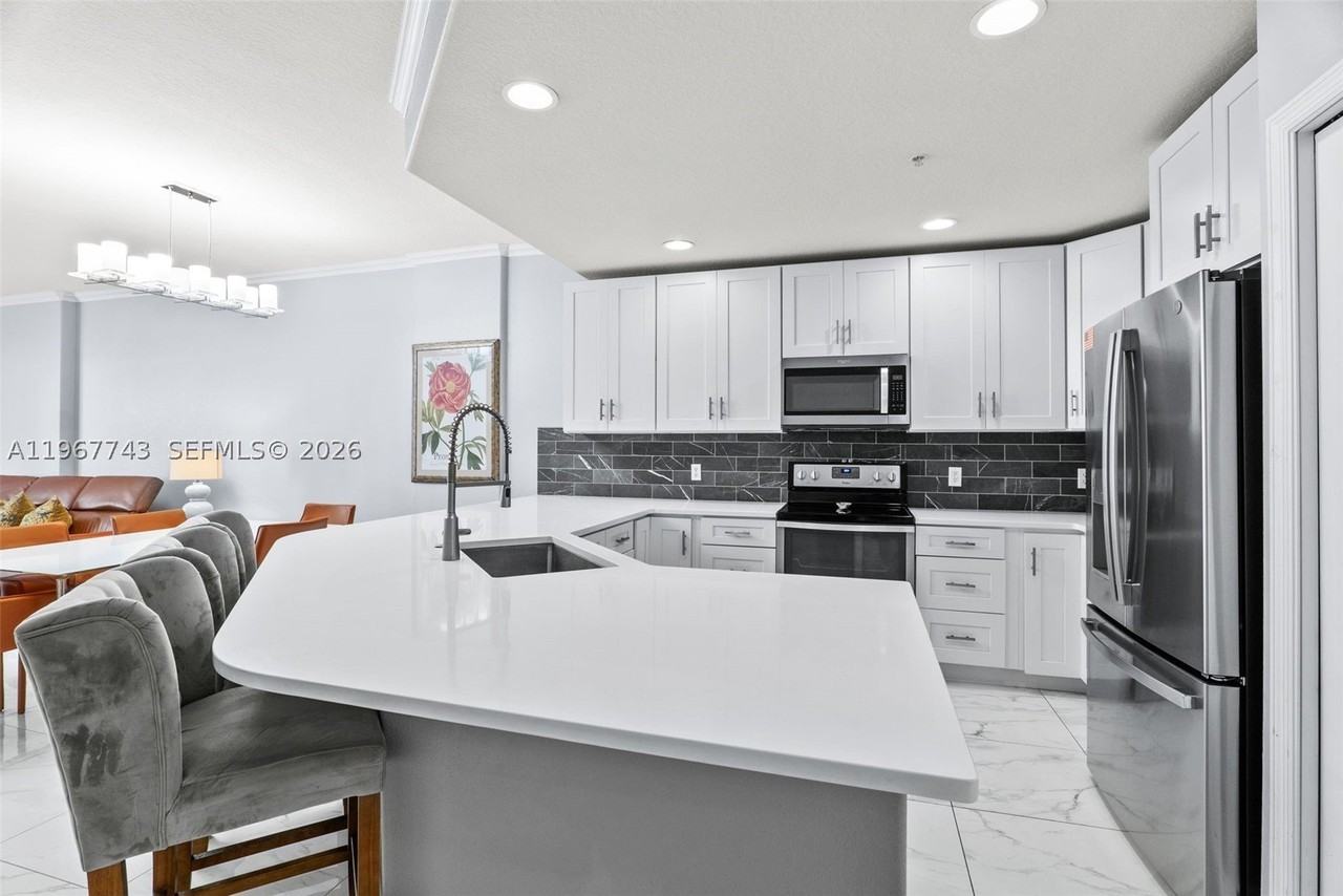 601 N Miramar Ave #107 - Photo 6 of 20