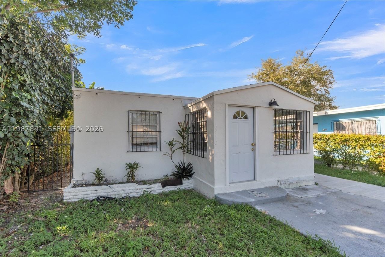 6940 Nw 6th Ct #2 - Photo 4 of 50