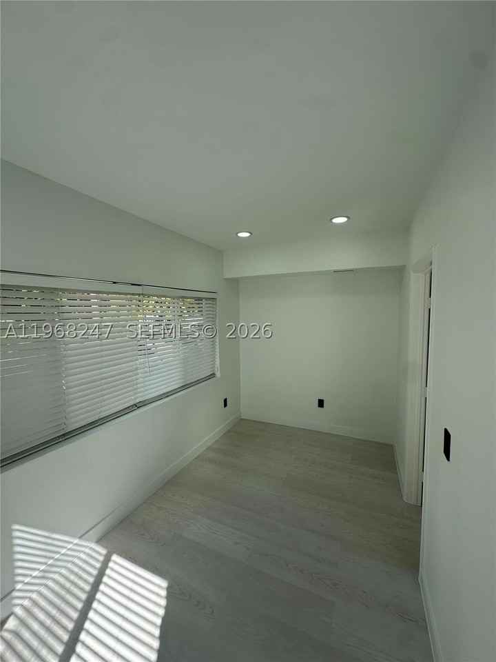 109 Nw 6th Ave #5 - Photo 6 of 6