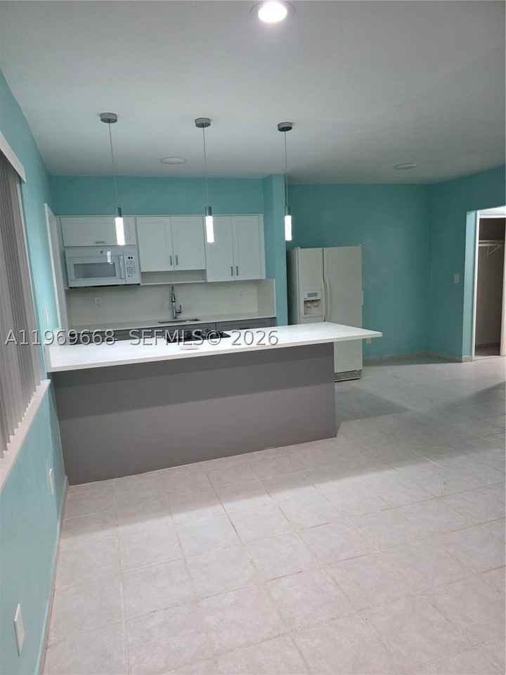 2101 Calais Dr #8 - Photo 5 of 12