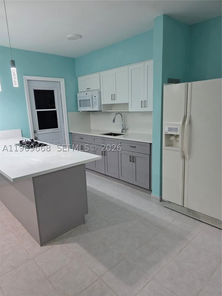2101 Calais Dr #8 - Photo 7 of 12