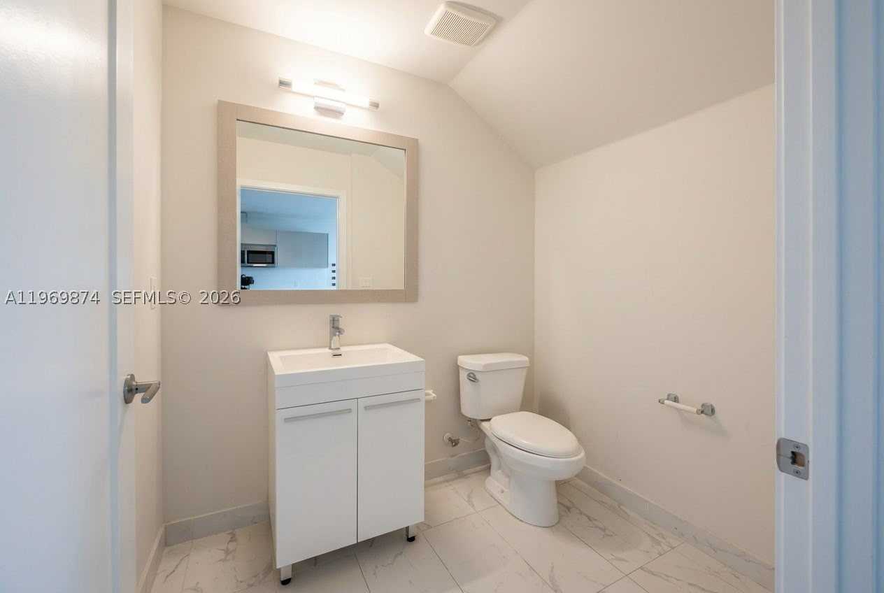 2535 Ne 193rd St #3104 - Photo 6 of 30