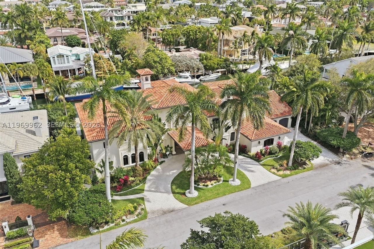 628 Coral Way - Photo 6 of 50