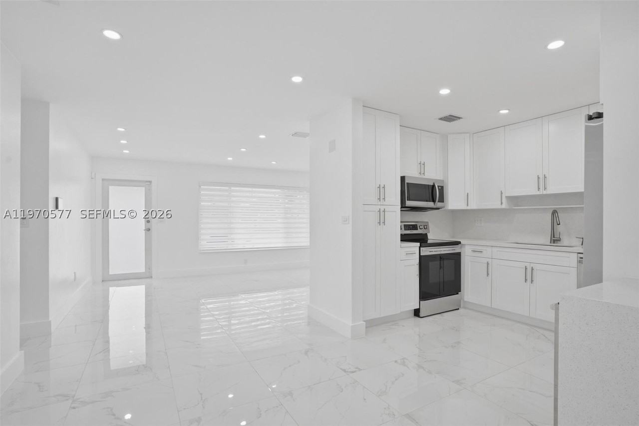 5521 Sw 104th Ave - Photo 6 of 28