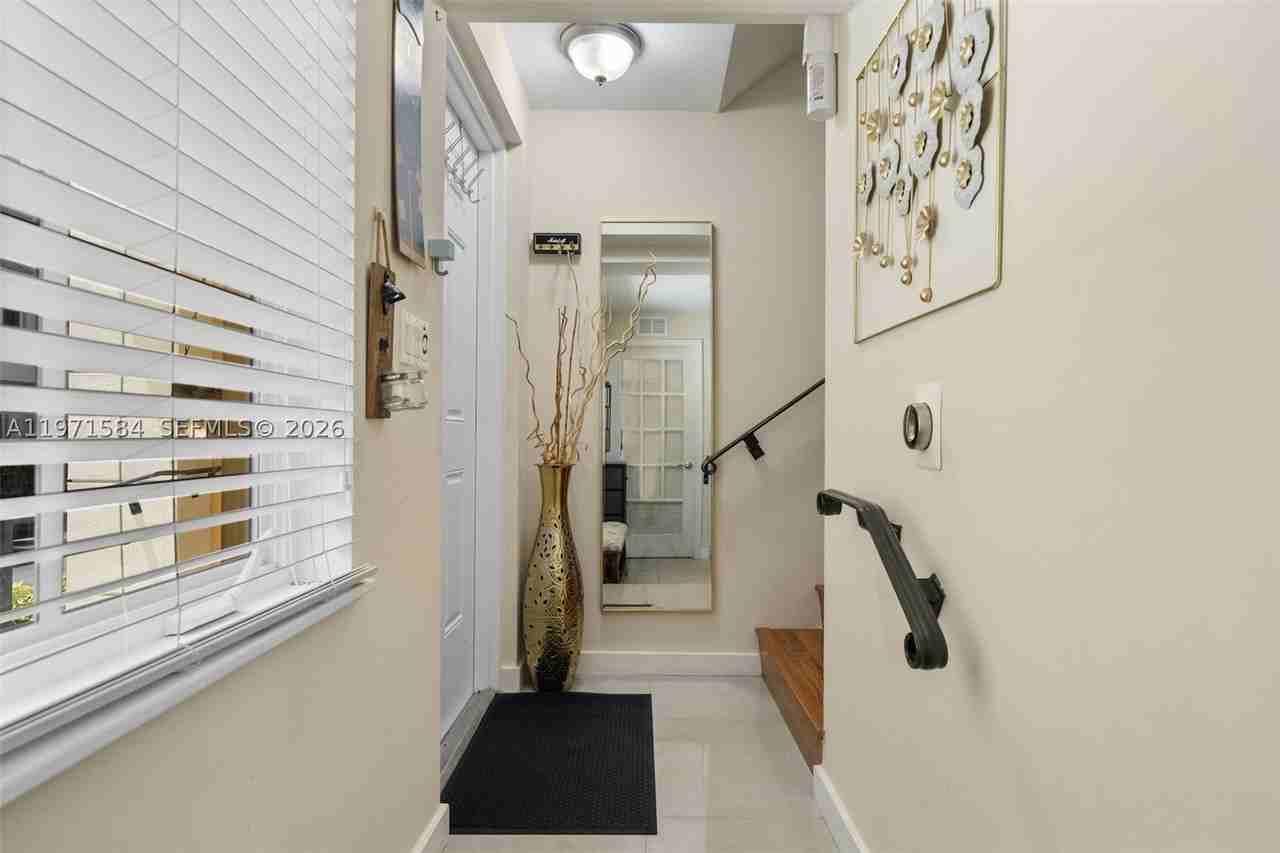 18413 Ne 27th Ct #18413 - Photo 4 of 46