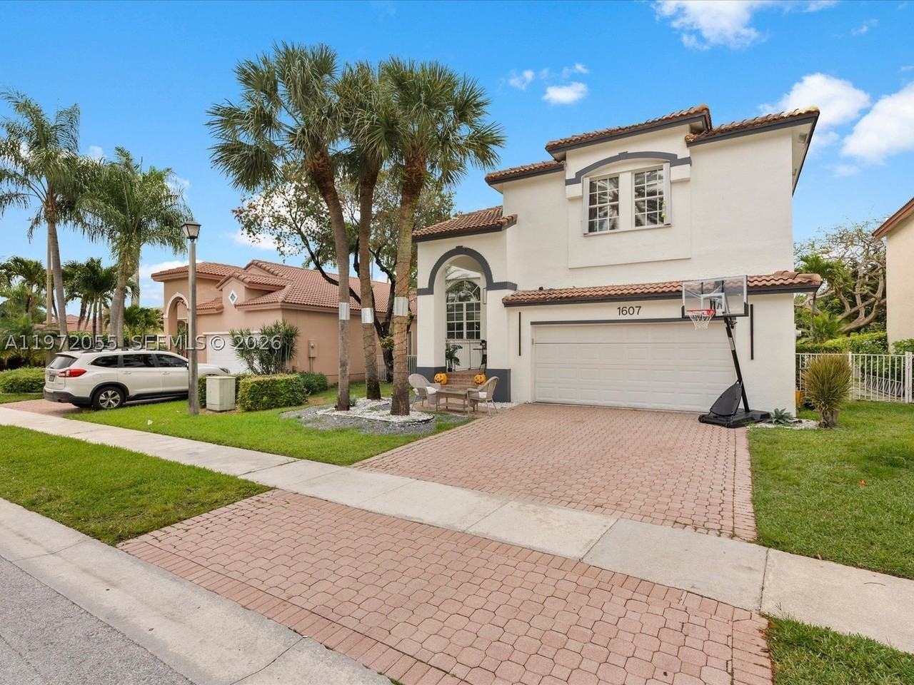 1607 Sw 157th Ave - Photo 4 of 44