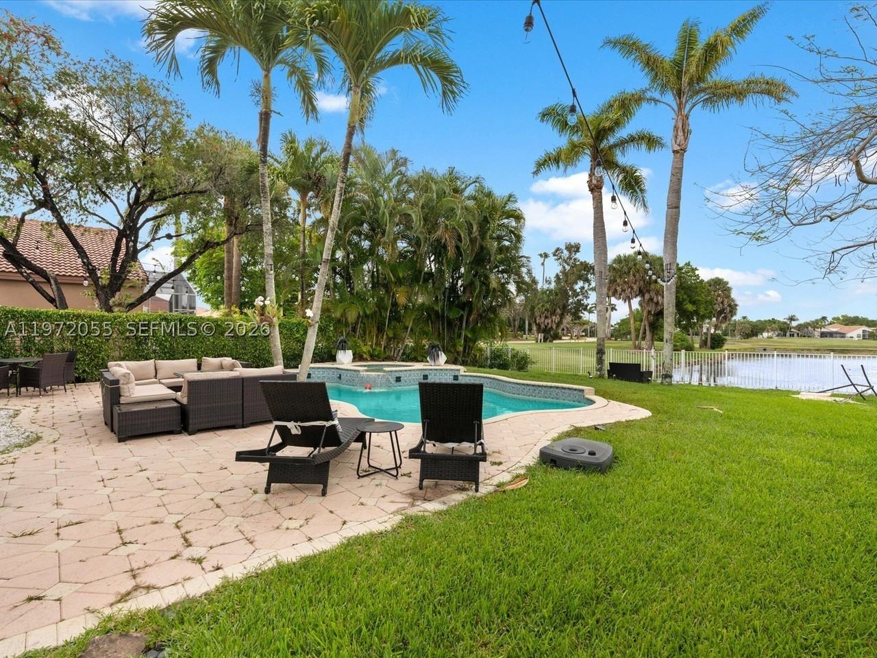 1607 Sw 157th Ave - Photo 6 of 44