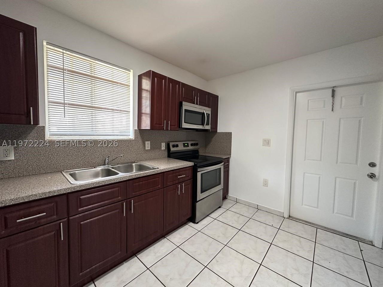 1209 Ne 136th Ter #1209 - Photo 3 of 15