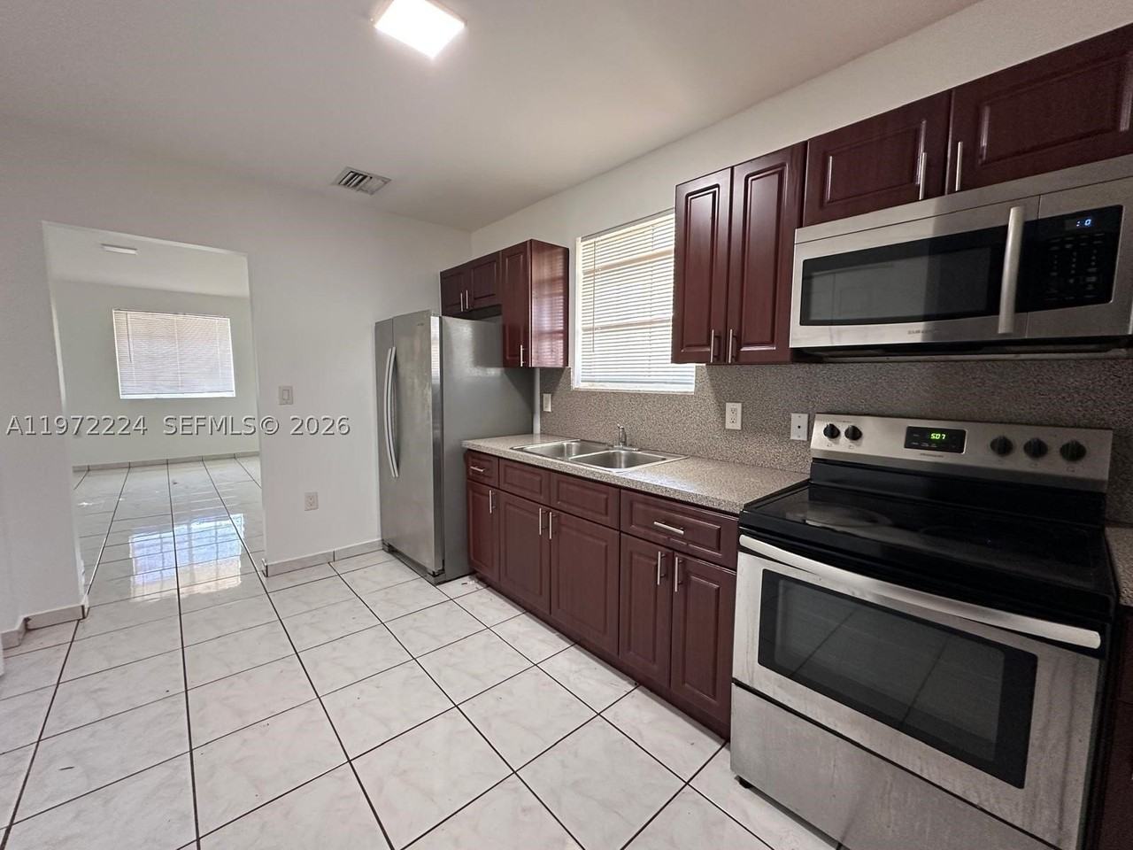 1209 Ne 136th Ter #1209 - Photo 4 of 15