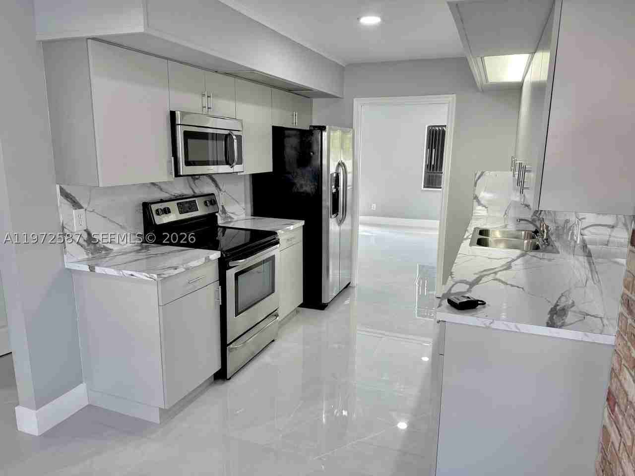 2700 N 34th Ave #I - Photo 5 of 22