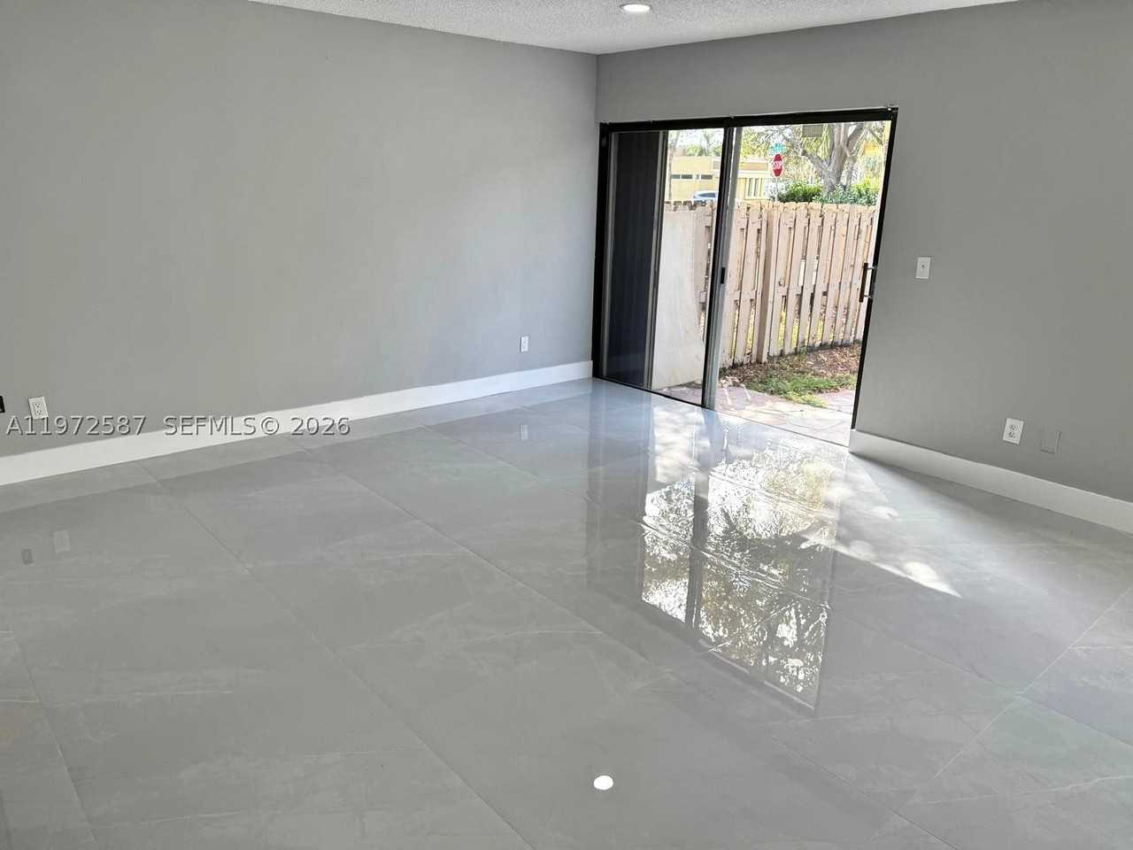 2700 N 34th Ave #I - Photo 7 of 22
