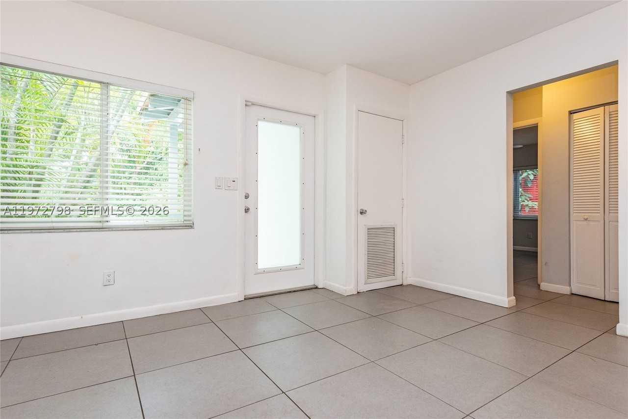 330 Ne 86th St - Photo 2 of 14