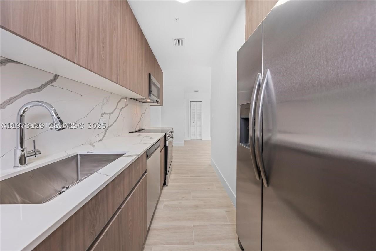 32 Nw 14th Ave #3 - Photo 5 of 29
