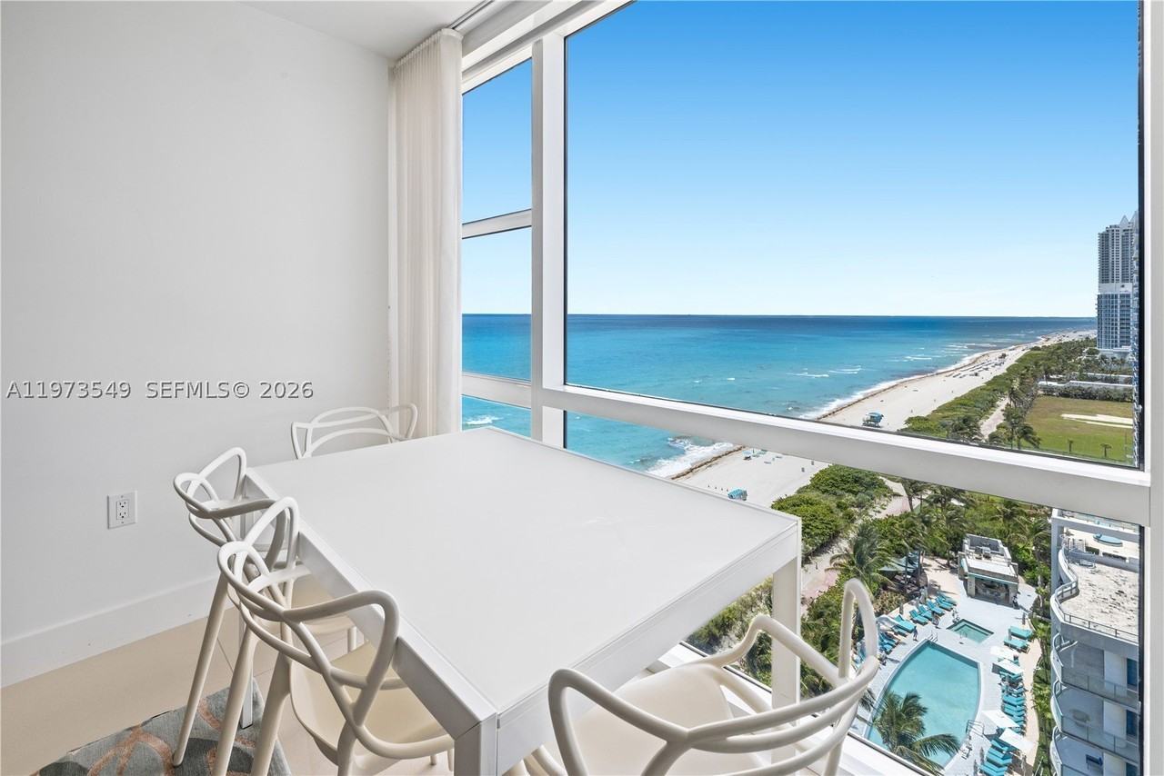 6801 Collins Ave - Photo 4 of 33