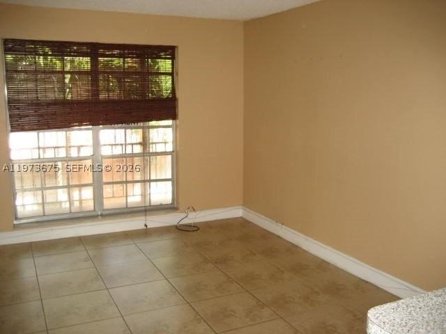 10832 N Kendall Dr #U6 - Photo 5 of 14