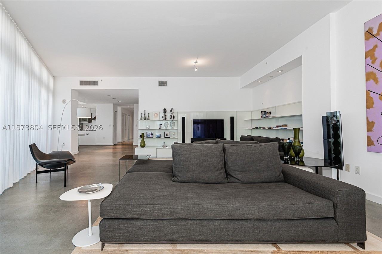 6101 Aqua Ave #702 - Photo 4 of 29